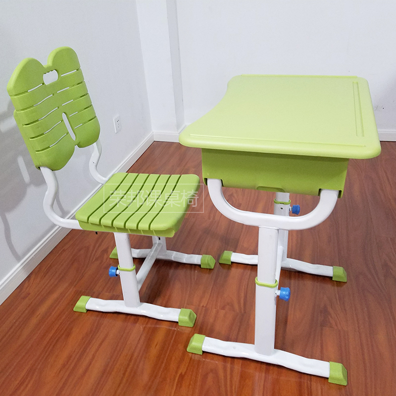 1495593745531576.jpg 學生課桌椅1.jpg